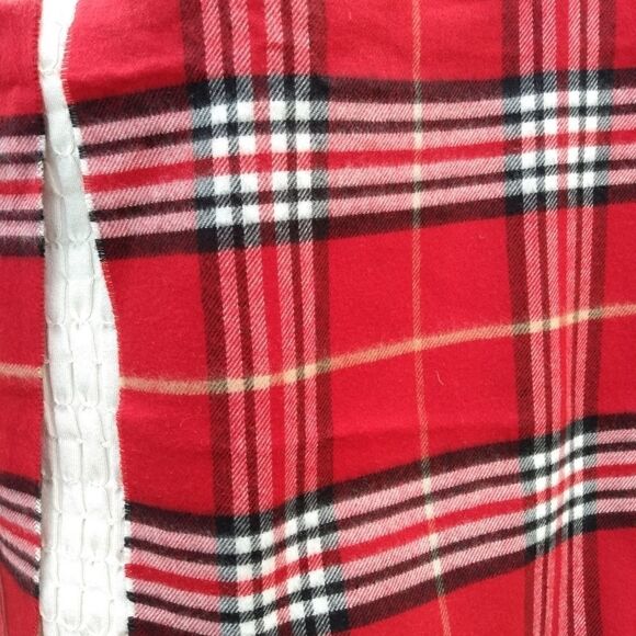 NWOT CROFT & BARROW Red, Black & White Plaid 100% Acrylic Scarf Wrap - Picture 6 of 10